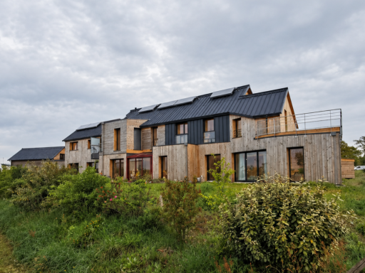 13 maisons et une salle commune – Saint-Nolff (56)